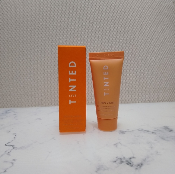 LIVE TINTED HUEGUARD 3-IN-1 MOISTURIZER PRIMER SUNSCREEN SPF 30 .5 fl oz Travel - Picture 1 of 7